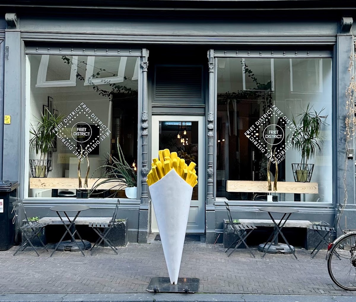 Friet District